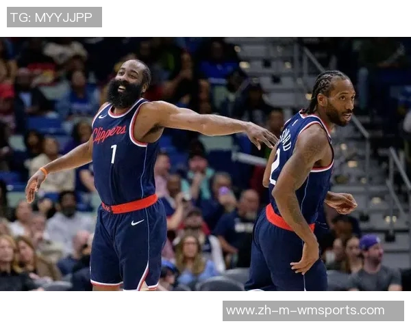 快船与火箭激战正酣球迷期待精彩对决与惊喜表现 快船与火箭激战正酣球迷期待精彩对决与惊喜表现